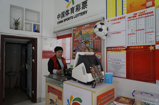 她从小学习何家的巅峰武道，十八岁的时候，就已经是何家年青一代里实力最强的那个。